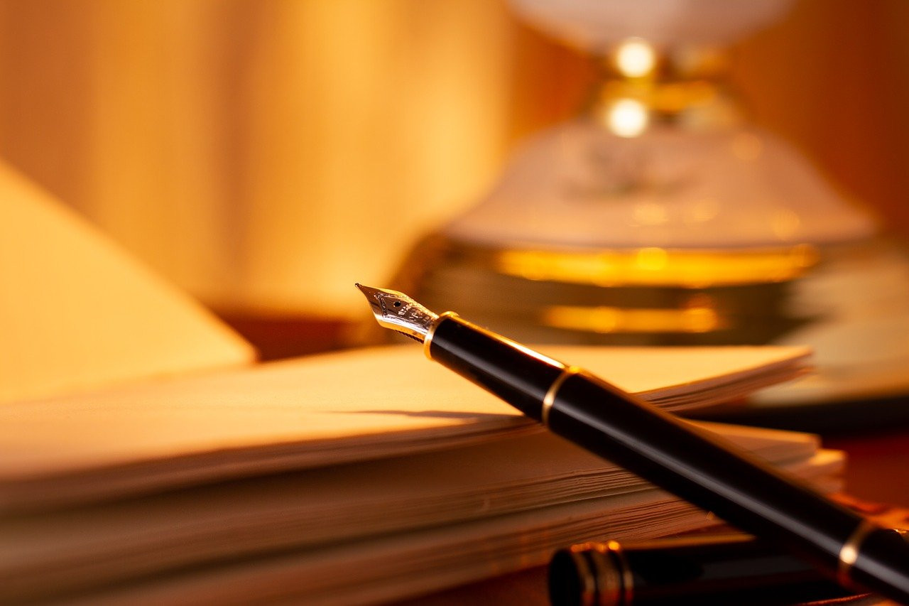 Kto ponosi opłaty u notariusza – kupujący czy deweloper?